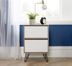 Table de nuit en pin