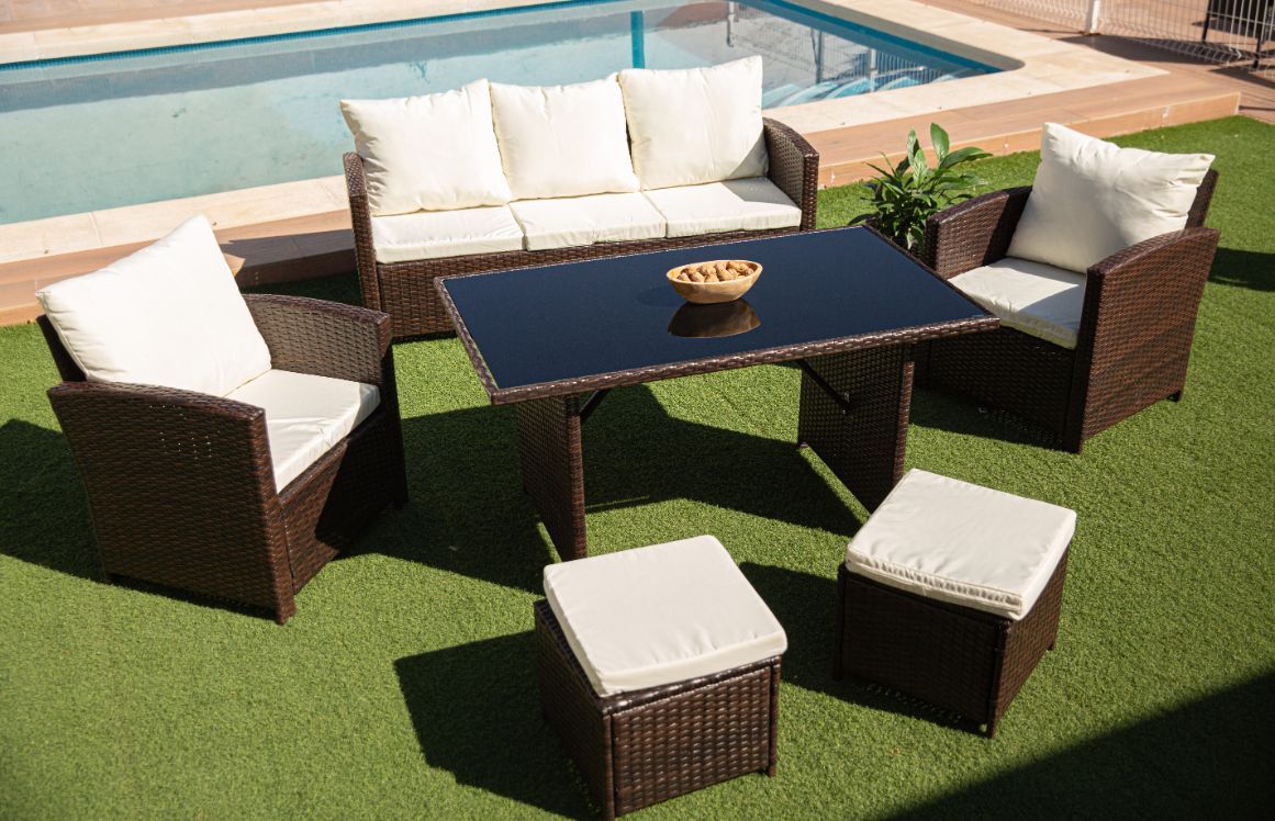 Sofa + Mesa + 2  Sillones+ 2 pufs de Ratan. Muebles de Jardin y Terraza